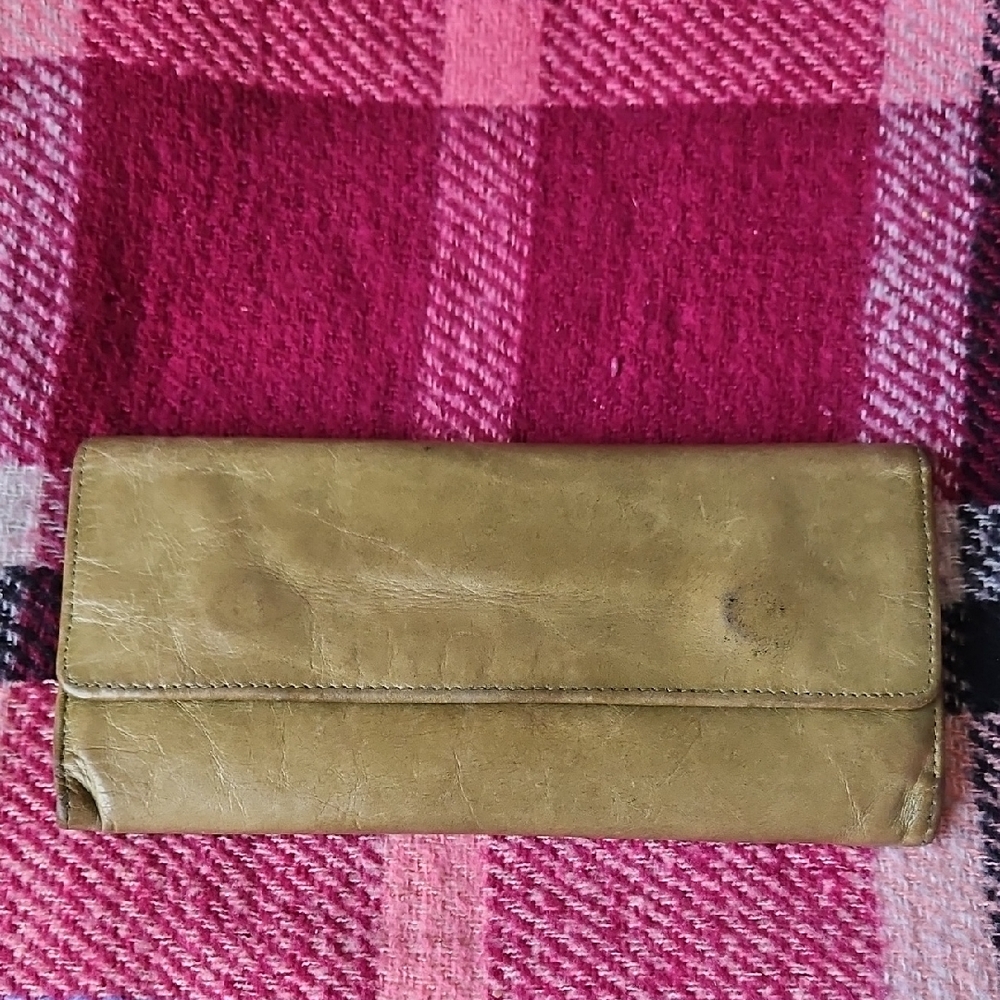 Hobo Olive Green Classic Leather Timeless Wallet